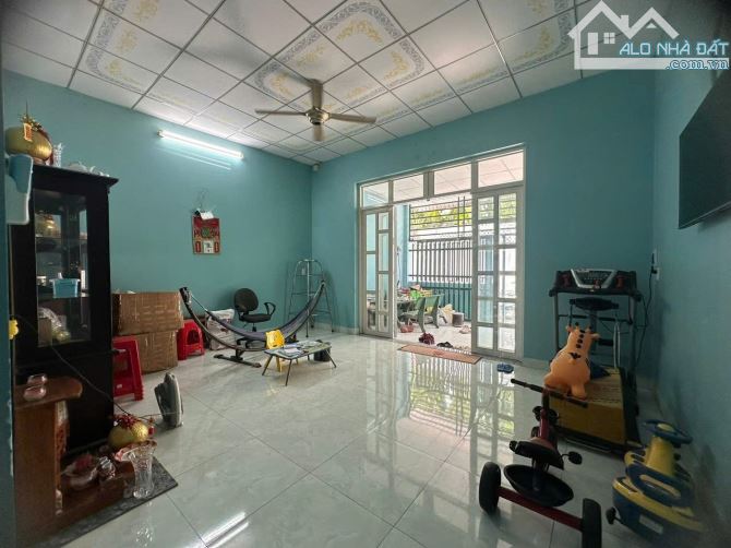 Nhà Nhựt Chánh Bến Lức 125m2 nở hậu mới xây cách QL1A 800m - 1