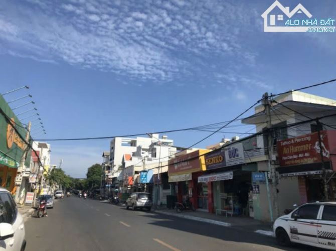 🏙️ CẦN BÁN NHÀ MẶT TIỀN TRẦN ĐỒNG, P.3 – 95M² – 3PN, 3WC – GIÁ 14 TỶ - VỊ TRÍ TRUNG TÂM - 1