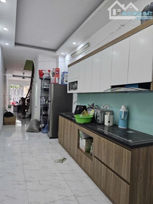 BÁN NHÀ HOÀNG QUỐC VIỆT CẦU GIẤY 50m MT3m 4 TẦNG 15.5 TỶ PHÂN LÔ 2 MẶT TIỀN Ô TÔ TRÁNH - 1
