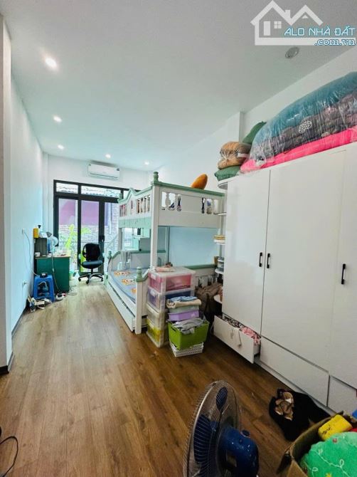 Hiếm Nhà Bán Bán Nhà Hoàng Hoa Thám DT 35m2 5 Tầng Dân Xây Mới Ngõ Thông 20m Ra Phố Giá Rẻ - 1