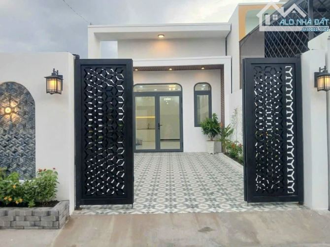 CHỈ CÓ 350TR CÓ NGAY NHÀ CẤP 4 SỔ HỒNG RIÊNG THỔ CƯ TOÀN BỘ - 1
