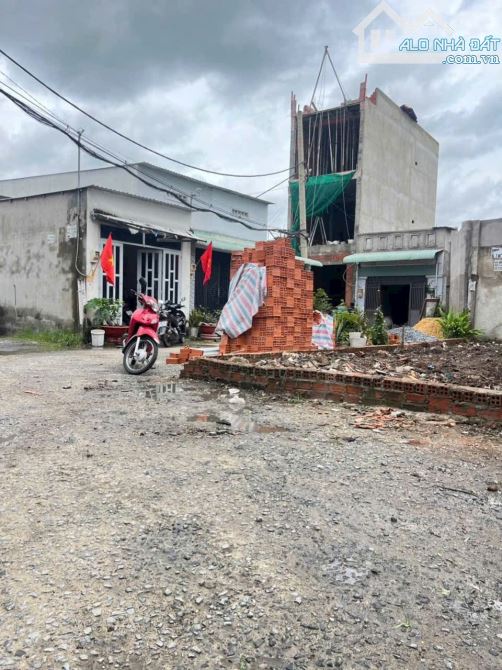 Bán lô đất nở hậu hẻm xe tải ngắn Gần chợ Ngã 3 đông Quang - 1