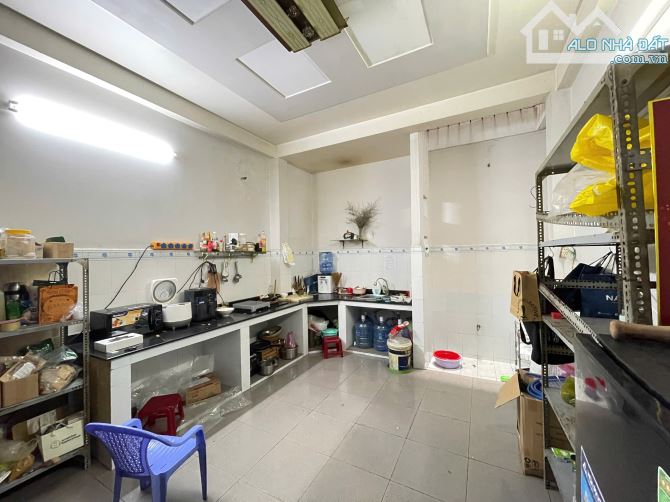 Bán nhà Đất Thánh - giáp Q10 - DT 4.2 x 16 - 3 tầng - giá 8.4 tỷ - 1