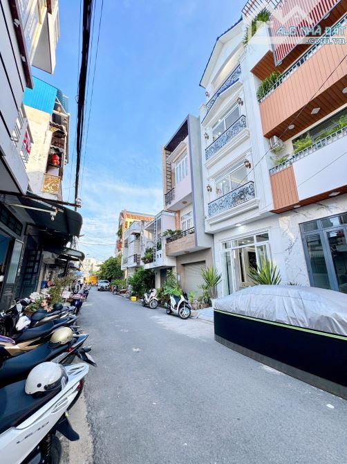 BÁN NHÀ 3 LẦU MẶT TIỀN ĐƯỜNG NGUYỄN VĂN TRỖI FULL NỘI THẤT CAO CẤP - 1