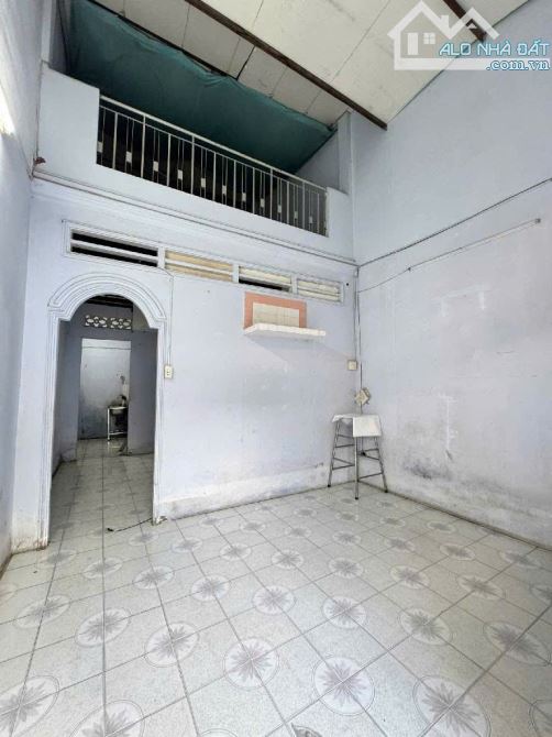 50m2 - nhà có gác - 2pn - shr - chỉ 3.650 - vị trí vàng cạnh làng đại học - 1