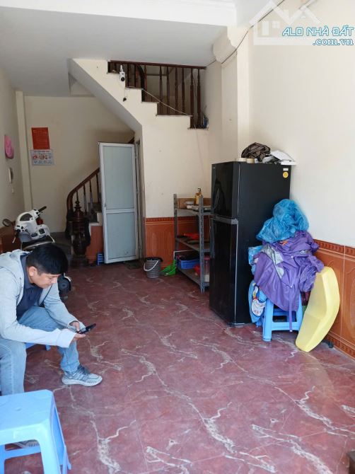 Cho thuê nhà TRUNG KÍNH, Trung Hoà. 16 triệu/tháng. Phù hợp làm VP, KD Onl, Salon, Spa - 1