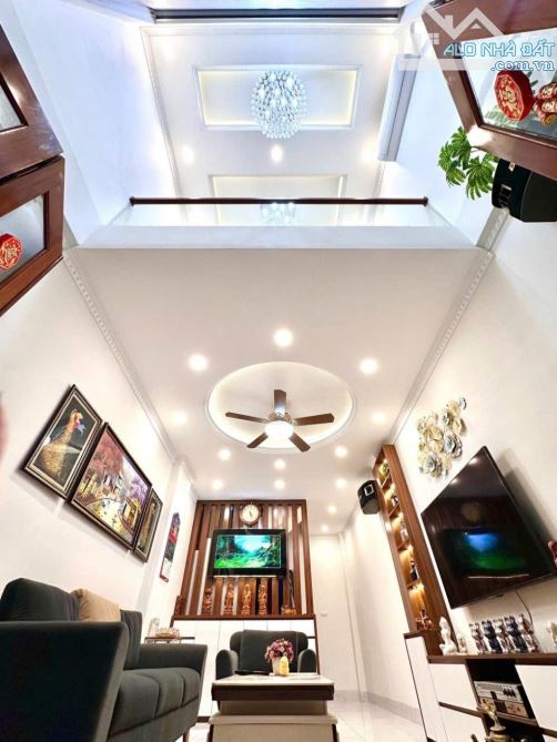 OTO đỗ cửa Ở Sướng Phố Bồ Đề 31m x 6T, nhỉnh 8tỷ chủ cần bán gấp TL Mạnh - 1