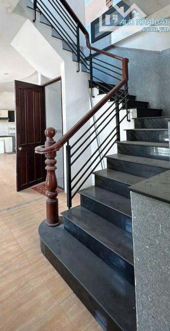 NP784 💥 Bán căn nhà góc 2 mặt đường 1 trệt 1 lầu gần giáo xứ Bắc Hải phường Hố Nai - 1