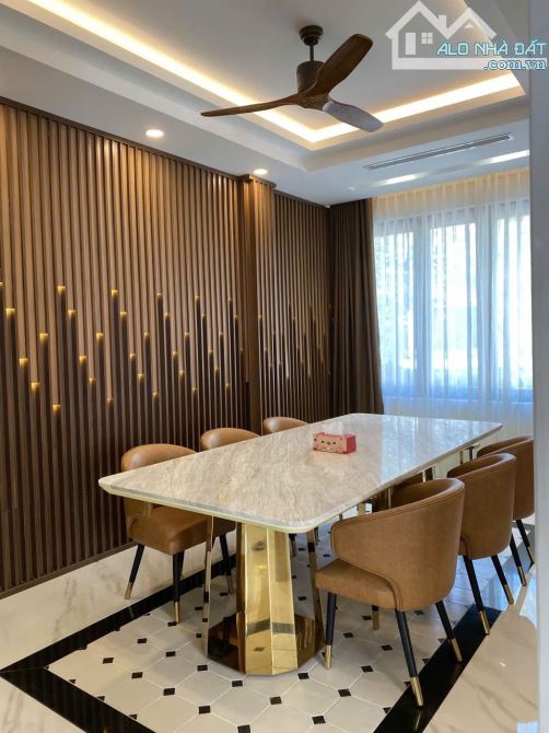 CẦN TIỀN - BÁN NGAY BIỆT THỰ MINI - CHỈ 12 TỶ - VIP TÂN BÌNH -HẺM XE HƠI –DT KHỦNG 100m2 – - 1