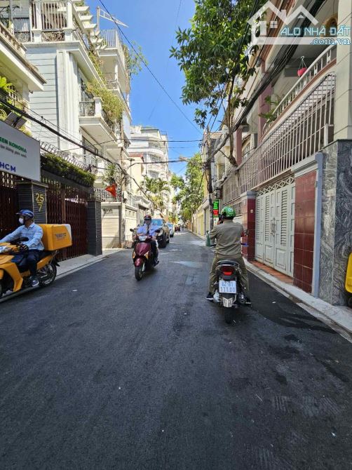 Nhà HXH Cộng Hòa - Thăng Long, P4, Tân Bình (4x17m) 3 tầng - HĐT 20Tr - Giá bán 13.2 tỷ - 1