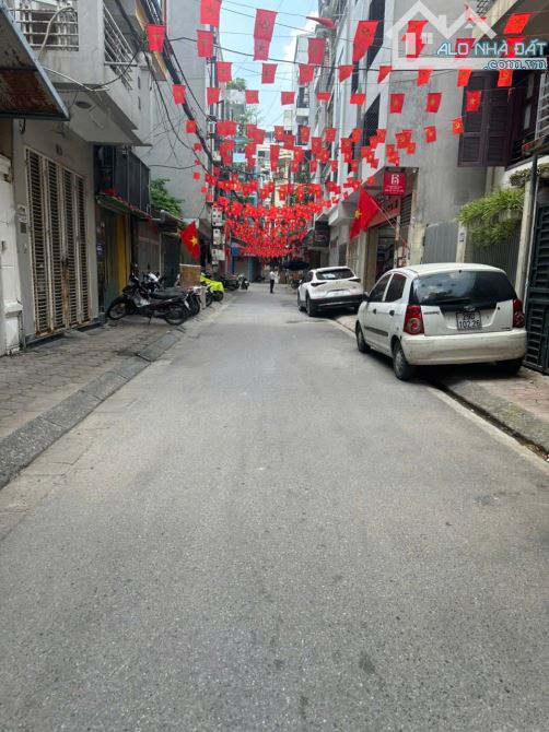 Bán nhà Mai Dịch 109m2 đường ô tô hai chiều dừng đỗ vỉa hè rộng 27 tỷ - 1