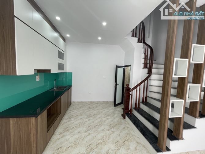 Bán nhà Xuân Phương, 35m2, 5 tầng, ô tô qua nhà, ngõ thông, ở kinh doanh, giá 6 tỷ. - 1