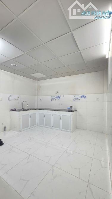 Phạm Văn Bạch - Tân Bình- 65m2 - 2 Tầng - 6.9 tỷ - 2 Mặt Hẻm Ô tô - Hoàn công - SHR - 1