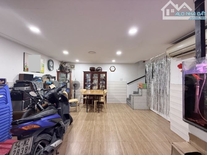 Bán nhà Nguyễn Thông Q.3, 4 tầng, mặt tiền rộng thênh thang, chỉ 6.x tỷ - 1