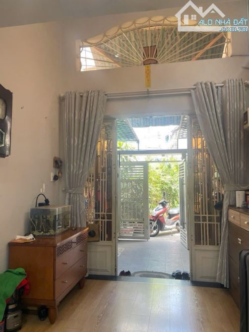 Giảm 100 triệu còn 4.55 tỷ BLBÁN NHÀ ĐẸP, SÁT MT ĐƯỜNG, KHU HIẾM NHÀ BÁN, DỌN VÀO Ở NGAYĐư - 1
