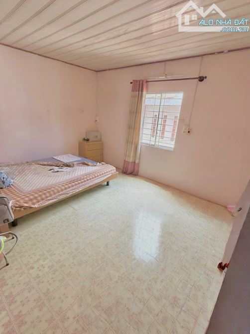 Bán nhà Hẻm 3G Xóm Chiếu, Quận 4, 80m2, ngang 4.8m, 4.xtỷ - - 1