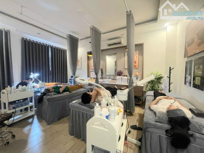 Bán nhà 4 Tầng có THANG MÁY khu V.I.P Bậc nhất Dĩ An,đường nhựa 22m - 1