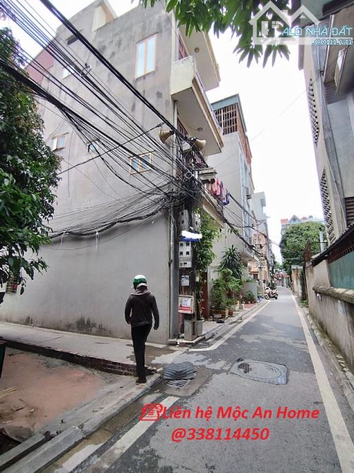 Bán nhà Đức Giang- 2 tầng- thuận tiện giao thông- giá xinh xắn! - 1