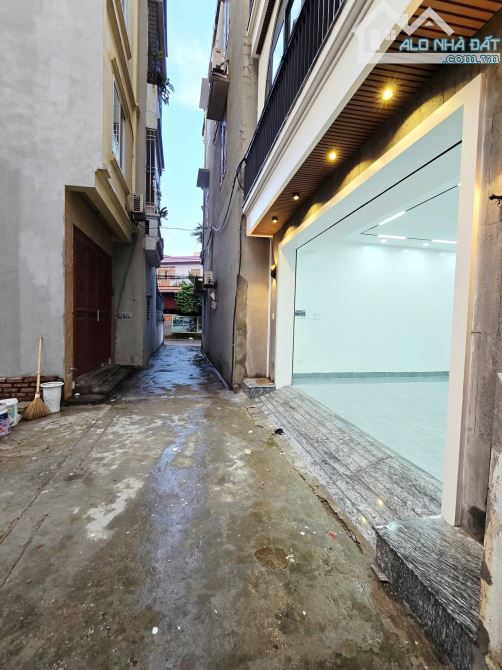 Chỉ 11,3 tỷ có ngay căn nhà 6 tầng ô tô thang máy Thạch Bàn - Đầu tư sinh lời bền vững - 1