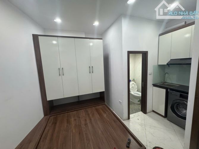 Cho Thuê CCMN 127 Thổ Quan 1 Đống Đa 20m2 Studio Cửa Sổ Ban Công Giặt Riêng Thang Máy 19P - 1