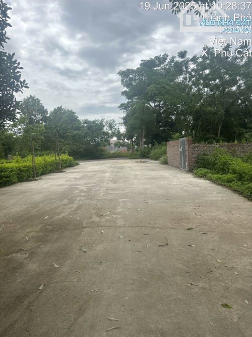 135m lô góc trục chính đường thông gần CN cao Hoà Lạc - 1