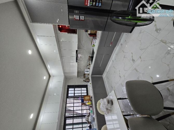 CẦN BÁN NHÀ 1/ LÊ VĂN QUỚI 5.2 x 22M  3 TẦNG -ĐƯỜNG NHỰA 10M   NGAY 4 XÃ - 11.1 TỶ TL - 1