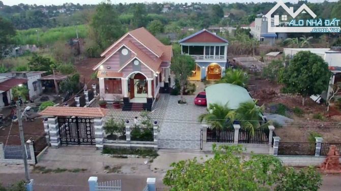 NGỘP NẶNG! BÁN 2 CĂN NHÀ TUYỆT ĐẸP TRUNG TÂM SUỐI NGHỆ, CÁCH SÂN GOLF CHÂU ĐỨC CHỈ 10 PHÚT - 12