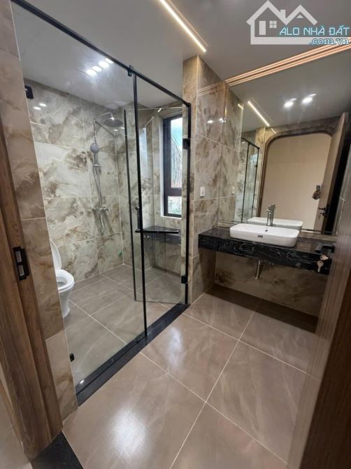 🌆 SIÊU PHẨM GIANG BIÊN – 53M², 7 TẦNG FULL NỘI THẤT – 16,6 TỶ - 12
