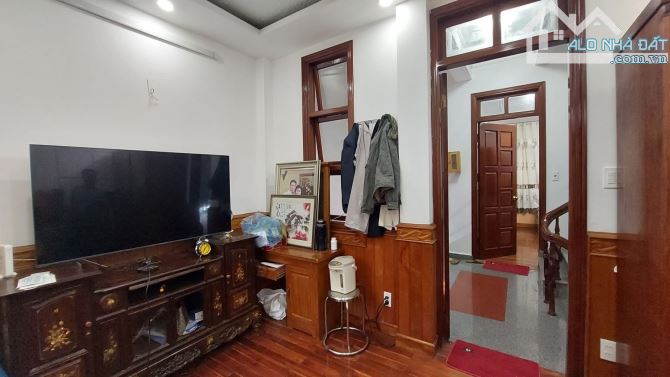 Bán Nhà Hùng Duệ Vương,  Thượng Lý, Hồng Bàng . Giá 6,8 tỷ - 3 tầng - 65m - 12