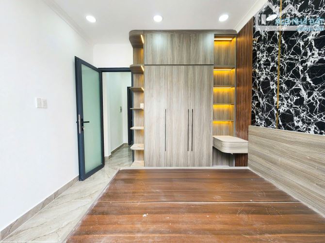 - NHÀ PHỐ 1 LẦU MỚI HOÀN THIỆN MẶT TIỀN HẺM 3M TRẦN VĂN KHÁNH Q7 - 14