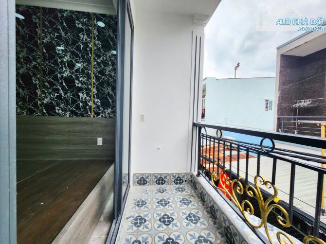 - NHÀ PHỐ 1 LẦU MỚI HOÀN THIỆN MẶT TIỀN HẺM 3M TRẦN VĂN KHÁNH Q7 - 15