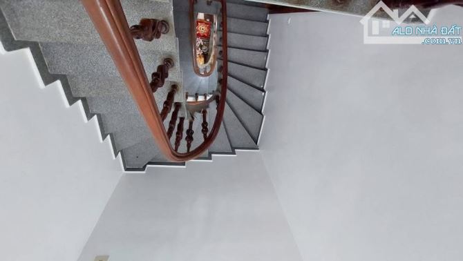 Bán Nhà Hùng Duệ Vương,  Thượng Lý, Hồng Bàng . Giá 6,8 tỷ - 3 tầng - 65m - 15