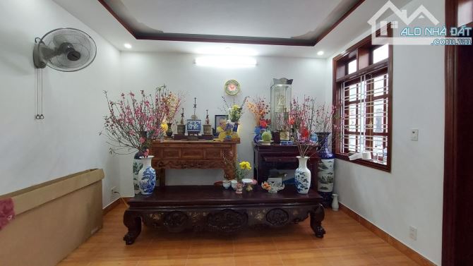 Bán Nhà Hùng Duệ Vương,  Thượng Lý, Hồng Bàng . Giá 6,8 tỷ - 3 tầng - 65m - 16