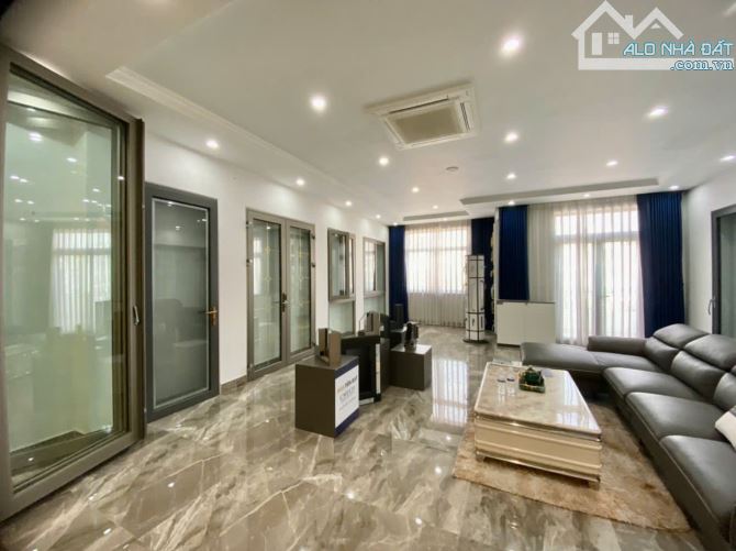 Cho thuê shophouse mặt đường Võ Nguyên Giáp, mặt tiền 7m, dt 114m, nhà 5 tầng đẹp - 2