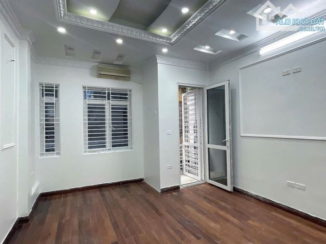 Bán nhà ngõ 98 Thái Hà, DT 44/47m, 4 tầng, MT 4m, giá 20.5 tỷ, ngõ oto, KD. - 2