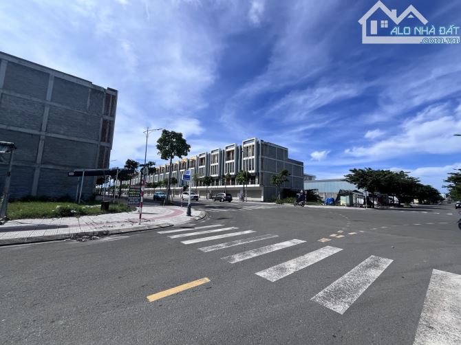 🌟 CHỈ 7,2 TỶ - ĐẤT NAM HÒA XUÂN – ĐƯỜNG 10,5M, VỈA HÈ 5M, 107,5M² 🌟 - 2