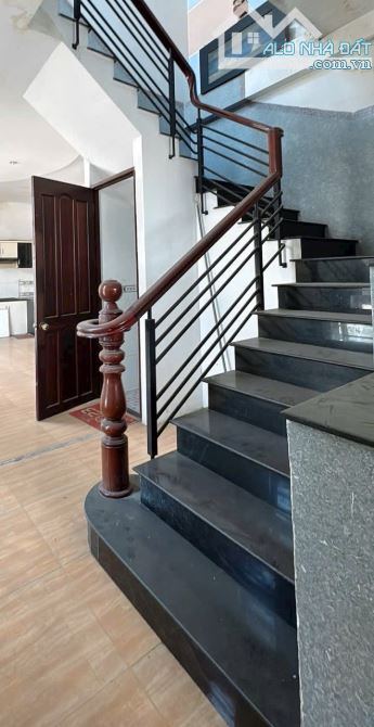 NP784 💥 Bán căn nhà góc 2 mặt đường 1 trệt 1 lầu gần giáo xứ Bắc Hải phường Hố Nai - 2