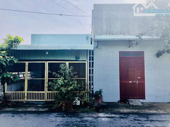 BÁN ĐẤT TẶNG 2 CĂN NHà-Ra biển Phước Hải 5p đi xe-dt:514m2- có 23m mặt tiền-120 thổ cư - 2