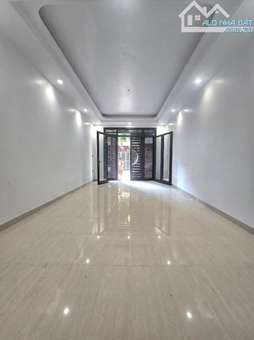 BÁN NHÀ PHÂN LÔ YÊN NGHĨA - HÀ ĐÔNG - VỈA HÈ - 2 Ô TÔ TRÁNH - 50M X 7 TẦNG - MT 4M - 2