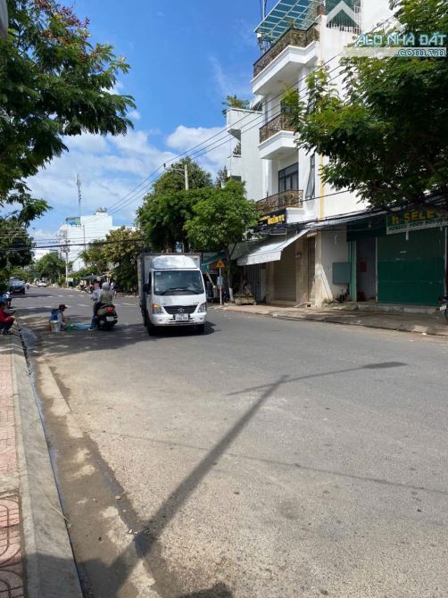 🔥Bán nhà 2 Tầng Mặt Tiền Đường Phùng Hưng Đường rộng 16M Gần Biển - 2