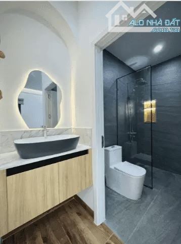 CHỦ CẦN BÁN NHANH NHÀ PHỐ GẦN UBND XÃ RẠCH KIẾN – LONG AN – 99.3m² – GIÁ CHỈ 2 TỶ360 SHR - 2