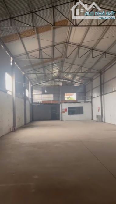 Bán mảnh đất mặt tiền QL6A, Xã Phú Nghĩa, 140m2, mt 5m. Đang có kho xưởng sẵn cho thuê - 2