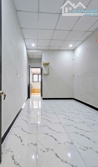 NHÀ 3PN, 3 WC QUẬN 3 TIỆN Ở + KDOL GIÁ 14,9 TR/THÁNG - 2