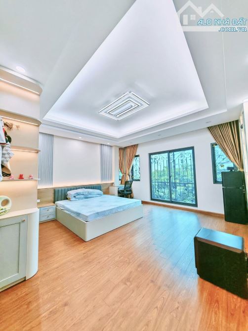 Bán Nhà Lạc Long Quân 57m, MT4m, Ngõ Thông Trước Nhà 3,5m , Sát Hồ tây , Ô Tô Đỗ - 2