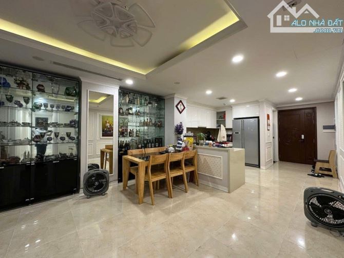 Bán căn hộ chung cư Tân Hoàng Minh, Hoàng Cầu, Đống Đa, 155m2, 3PN, giá chỉ 18.8 tỷ - 2