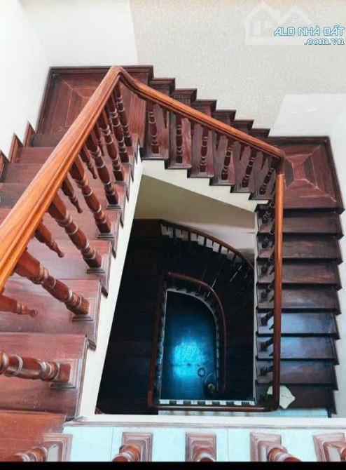 BÁN NHÀ 3 TẦNG - HÀN THUYÊN – PHƯỜNG BA ĐÌNH - KHU PHỐ VÀNG - KD NHỘN NHỊP ĐA NGÀNH NGHỀ - 2