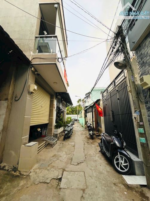 NGANG 9,6m * 11m THỔ CƯ, SHR, HOÀN CÔNG ĐỦ, NGAY UBND P LONG TRƯỜNG Q9, 5,95Tỷ ( còn bớt - 2