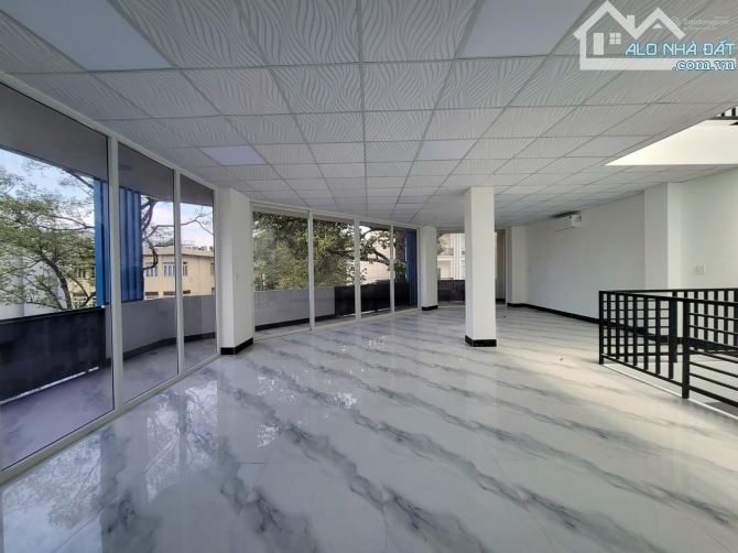 Góc 2MT NGUYỄN CHÍ THANH P6 Q10 DT 8X18M HẦM 8 TẦNG TN 350TR/THÁNG GIÁ BÁN 130 TỶ - 2