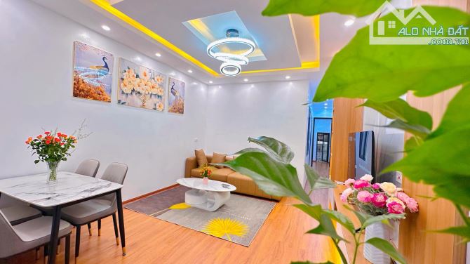 BÁN GẤP TẬP THỂ ĐHSP TRẦN QUỐC HOÀN CẦU GIẤY-DT 100M, 3PN,2WC-FULL ĐỒ ĐẸP CHỈ 4,X TỶ - 2