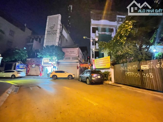 NHÀ PHÂN LÔ Ô TÔ TRÁNH ĐỖ, VÀO NHÀ TRUNG TÂM QUẬN HOÀNG MAI HỢP VỚI SPA,VĂN PHÒNG,